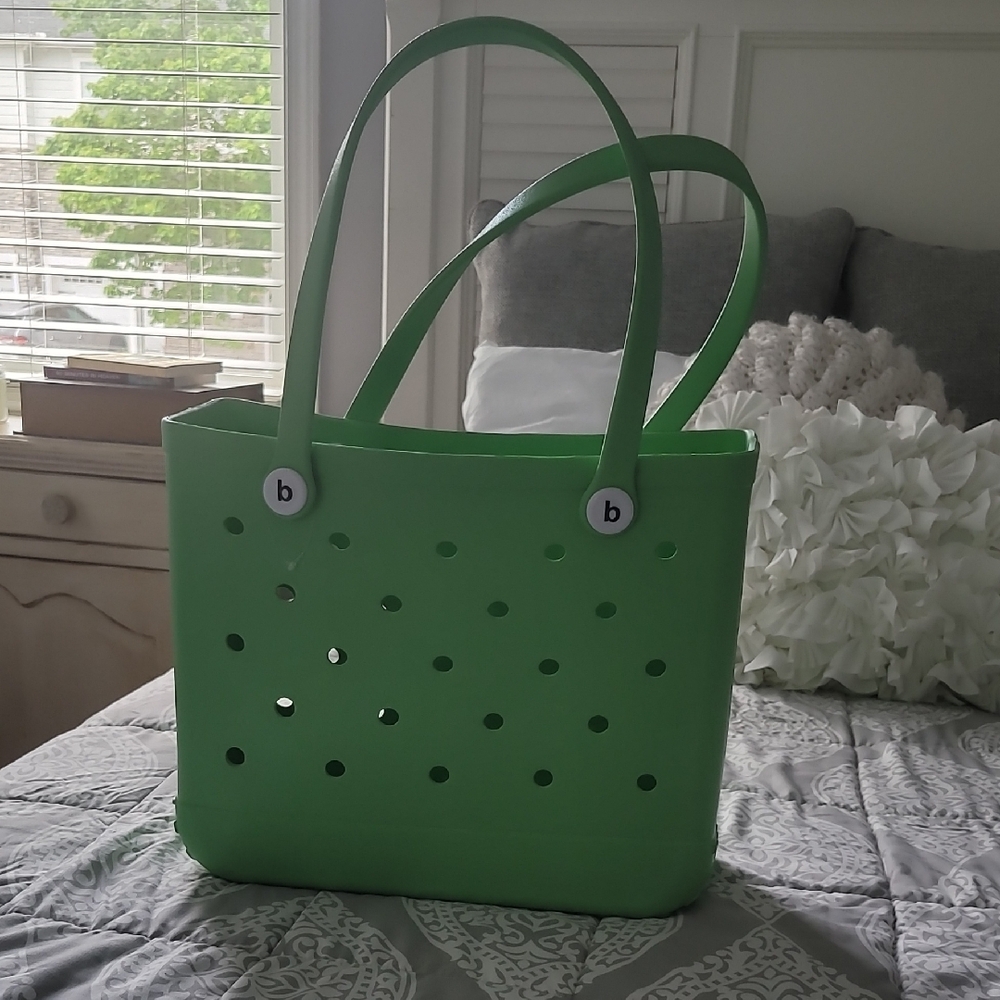 BOGG BAG GreenTote with Structured Design